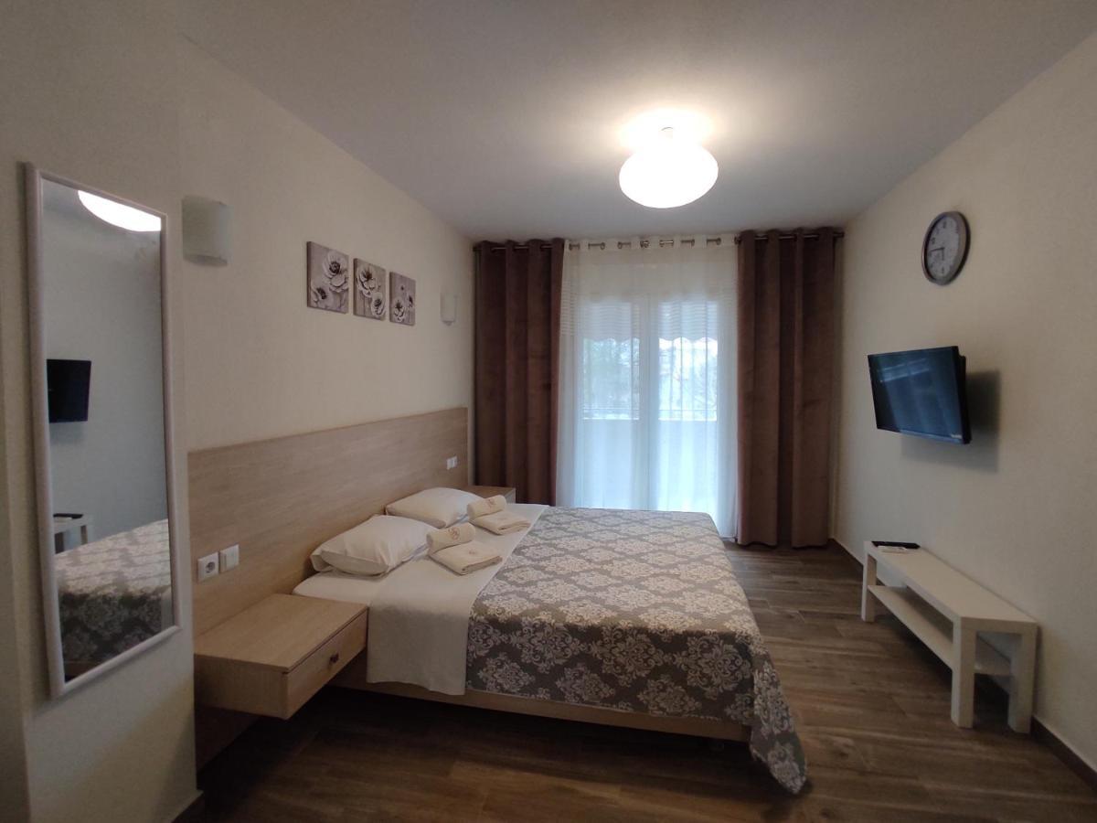 Royals Apartments Nikiti  Esterno foto