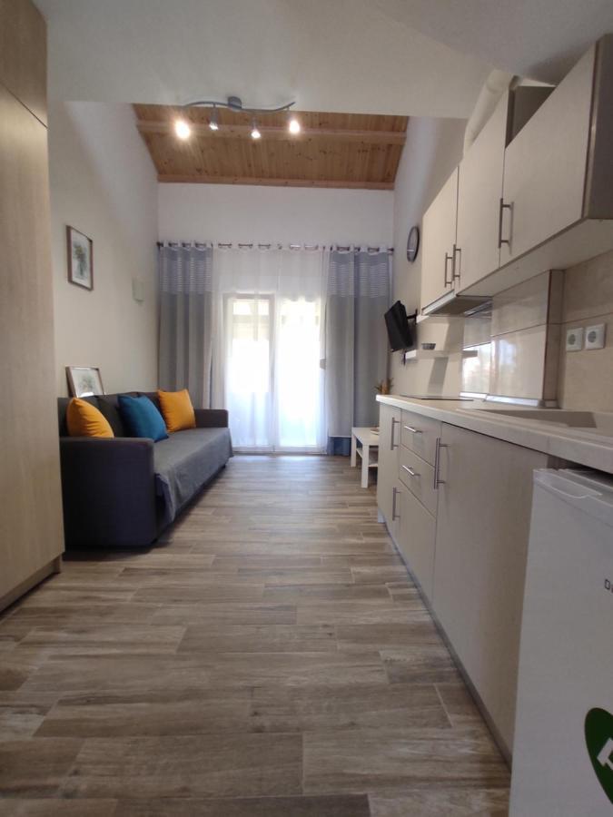 Royals Apartments Nikiti  Esterno foto
