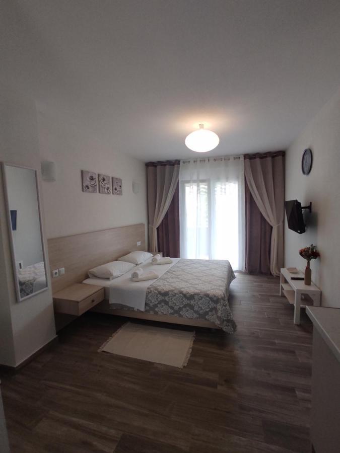 Royals Apartments Nikiti  Esterno foto