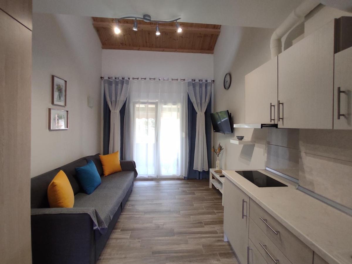 Royals Apartments Nikiti  Esterno foto